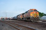 BNSF 4333 leads a westbound